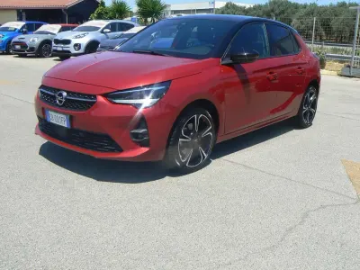 Usata Opel Corsa GS Line 101 CV (74 kW) 2020 Rosso Utilitaria
