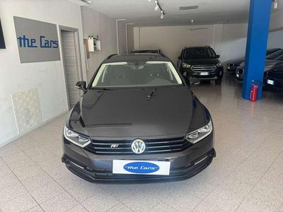 Usata VW Passat R-line 120 CV (88 kW) 2018 Nero Station wagon