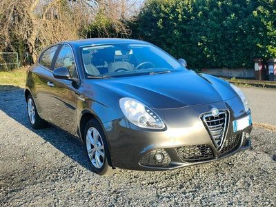 Käytetty Alfa Romeo Giulietta 140 HP (102 kW) 2013 Harmaa Viistoperä