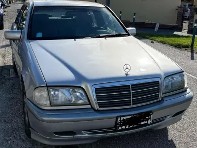 Usado Mercedes C200