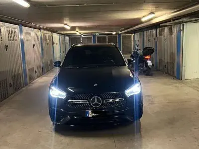 Usata Mercedes GLA180 Premium 116 CV (85 kW) 2022 Nero SUV