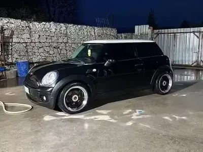 Usata Mini Cooper 75 CV (55 kW) 2009 Nero Utilitaria