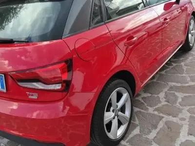 Usata Audi A1 Sportback Ambiente 95 CV (69 kW) 2017 Rosso Utilitaria