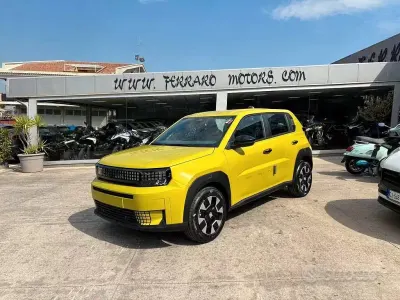 Nuova Fiat Grande Panda Icon 100 CV (73 kW) 2026 Giallo Utilitaria