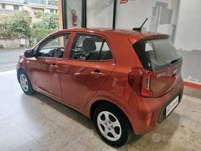 Usata Kia Picanto Urban 67 CV (49 kW) 2023 Arancione Utilitaria