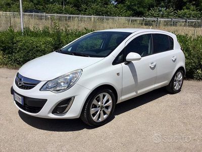 Usata Opel Corsa Club 86 CV (63 kW) 2011 Bianco Berlina