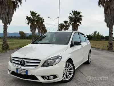 Usata Mercedes B180 Premium 109 CV (80 kW) 2013 Bianco Monovolume