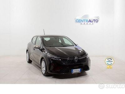 Begagnad Renault Clio V Evolution 67 HK (49 kW) 2024 Svart Sedan