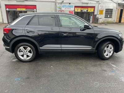 Usata VW T-Roc Advance 116 CV (85 kW) 2019 Nero SUV