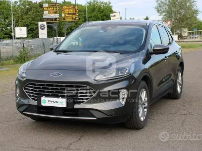 Usata Ford Kuga Titanium 120 CV (88 kW) 2022 Grigio SUV