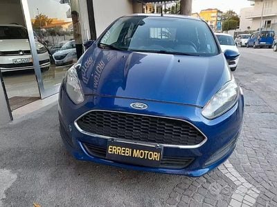 Usata Ford Fiesta 75 CV (55 kW) 2017 Blu Utilitaria