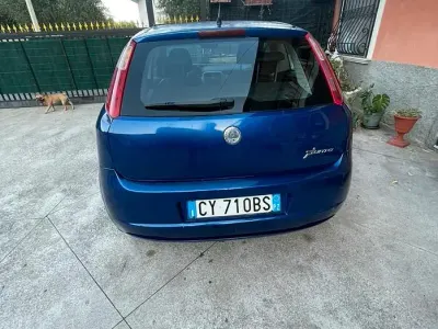 Usata Fiat Grande Punto 75 CV (55 kW) 2006 Bluazzurro Utilitaria