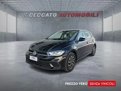 Usata VW Polo Life 95 CV (69 kW) 2023 Nero Utilitaria