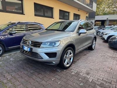 Usata VW Touareg 204 CV (150 kW) 2016 Argento SUV