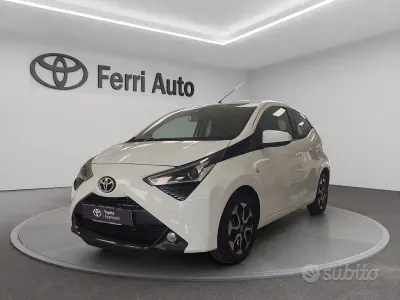 Usata Toyota Aygo X-play 72 CV (52 kW) 2018 Bianco Utilitaria