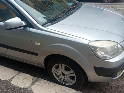 Usata Kia Rio 110 CV (80 kW) 2005 Grigio Berlina