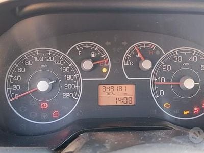 Usata Fiat Grande Punto 75 CV (55 kW) 2007 Grigio Utilitaria