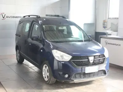 Gebraucht Dacia Dokker Ambiance 102 PS (75 kW) 2018 Blau Van / Kleinbus