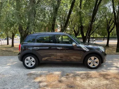 Usata Mini One D Countryman 90 CV (66 kW) 2015 Marrone SUV