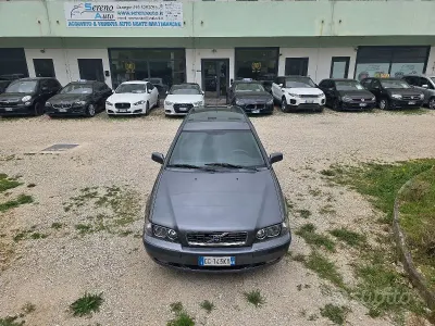 Usata Volvo V40 102 CV (75 kW) 2003 Bianco Station wagon