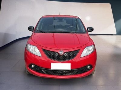 Usata Lancia Ypsilon Gold 70 CV (51 kW) 2021 Rosso Utilitaria