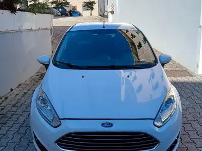 Usata Ford Fiesta 97 CV (71 kW) 2017 Bianco Utilitaria