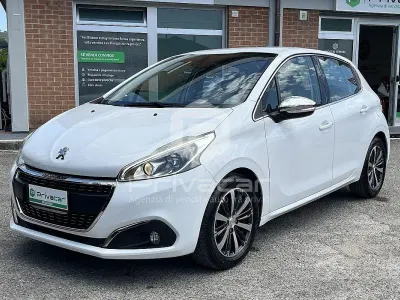 Usata Peugeot 208 Allure 75 CV (55 kW) 2017 Bianco Utilitaria