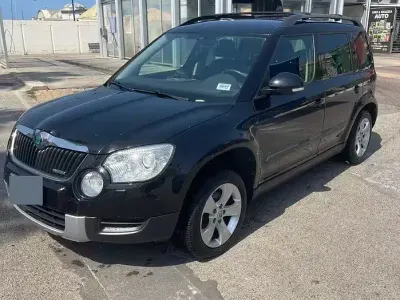 Usata Skoda Yeti GreenLine 105 CV (77 kW) 2012 Nero SUV
