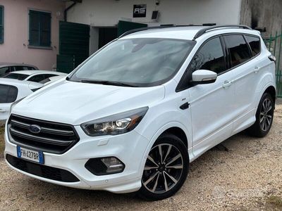 Usata Ford Kuga ST-Line 120 CV (88 kW) 2017 Bianco SUV
