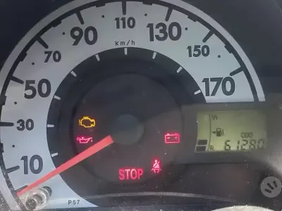 Usata Toyota Aygo 68 CV (50 kW) 2013 Bianco Utilitaria