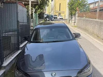 Usata BMW 116 Sport Line 190 CV (139 kW) 2013 Grigio Utilitaria