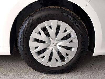 Usata Toyota Yaris Hybrid Active 92 CV (67 kW) 2025 Bianco Berlina