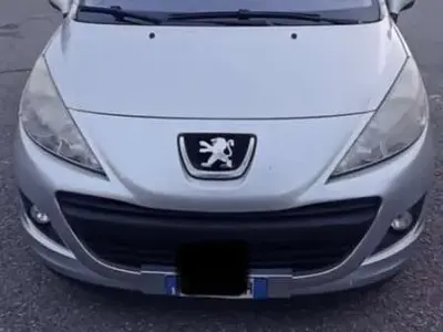 Usata Peugeot 207 68 CV (50 kW) 2011 Berlina