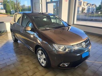 Usata Dacia Sandero Comfort 101 CV (74 kW) 2020 Bronzo Berlina