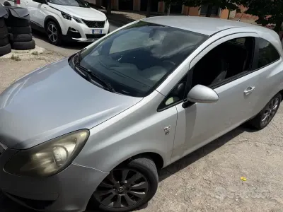 Usata Opel Corsa 75 CV (55 kW) 2010 Grigio Utilitaria