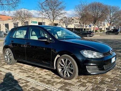 Używany VW Golf VII Comfortline 105 KM (77 kW) 2013 Czarny Sedan/Limuzyna