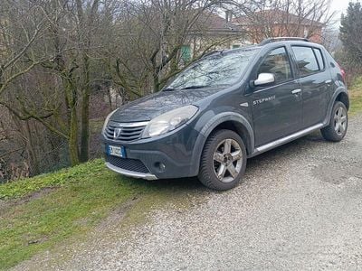Usata Dacia Sandero 84 CV (61 kW) 2012 Grigio Berlina
