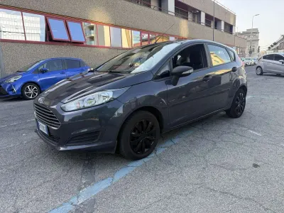 Gebraucht Ford Fiesta 60 PS (44 kW) 2015 Grau Kleinwagen