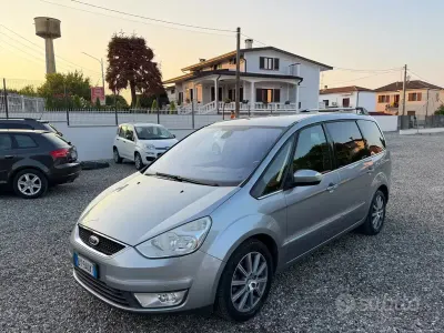 Usata Ford Galaxy Titanium 140 CV (102 kW) 2009 Grigio Monovolume