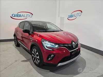 Usata Renault Captur Intens 140 CV (102 kW) 2023 Rosso SUV