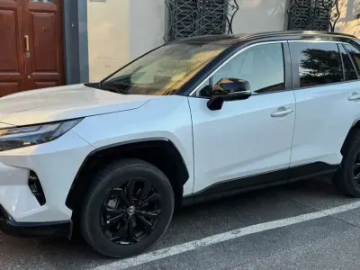 Usata Toyota RAV4 Hybrid Style 178 CV (130 kW) 2024 Bianco SUV