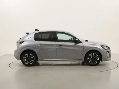 Usata Peugeot 208 Allure 101 CV (74 kW) 2025 Grigiogrigio Utilitaria