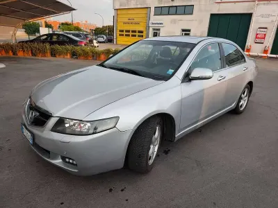 Usata Honda Accord Sport 140 CV (102 kW) 2005 Argento Berlina
