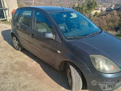 Usata Ford Fiesta 90 CV (66 kW) 2009 Utilitaria