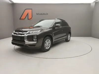 Usata Mitsubishi ASX Invite 150 CV (110 kW) 2021 Oak brown SUV