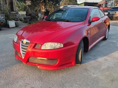 Usata Alfa Romeo GT Distinctive 165 CV (121 kW) 2004 Rosso Coupé
