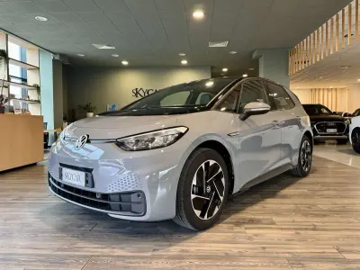 Usata VW ID.3 Pro Performance 150 kW (204 CV) 2023 Gray Utilitaria