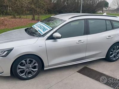 Usata Ford Focus ST-Line 115 CV (84 kW) 2023 Grigio Station wagon