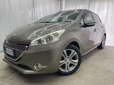 Begagnad Peugeot 208 Allure 82 HK (60 kW) 2013 Grå Halvkombi