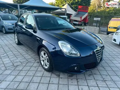 Usata Alfa Romeo Giulietta Distinctive 105 CV (77 kW) 2013 Bluazzurro Utilitaria